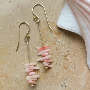 WUNDERVOLL Dangling Corals Earrings